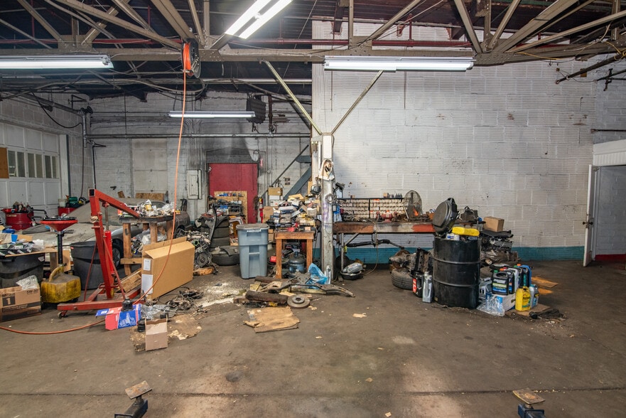 More Photos Of 4128 Hayward Ave, Baltimore Warehouse For Sale