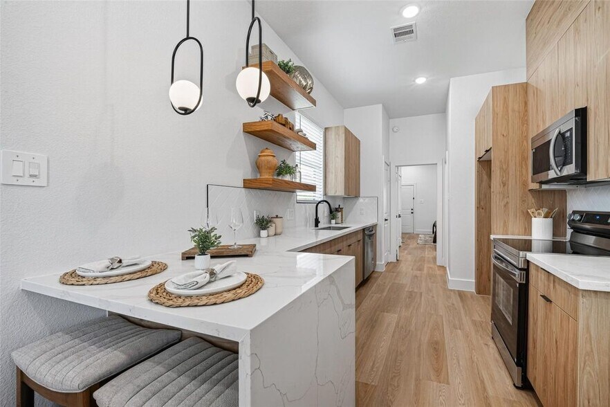 More Photos Of 7840 Nashville Unit A/B Street, Houston Apartments For Sale