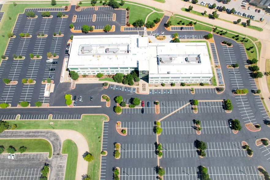 More Photos Of 3100 Quail Springs Pky, Oklahoma City Office For Lease