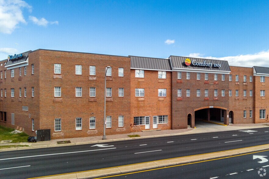 More Photos Of 1211 N Glebe Rd, Arlington Hotel For Lease