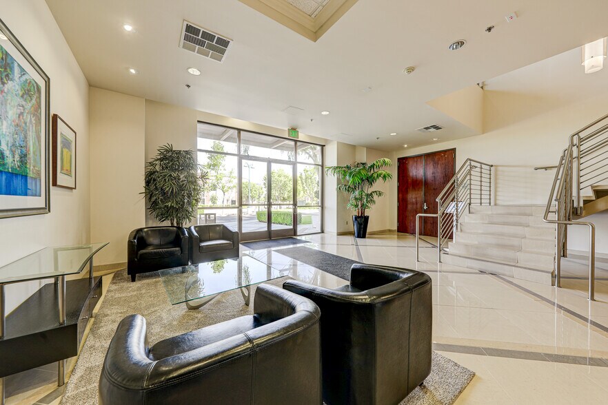 More Photos Of 11109 River Run Blvd, Bakersfield Office For Lease