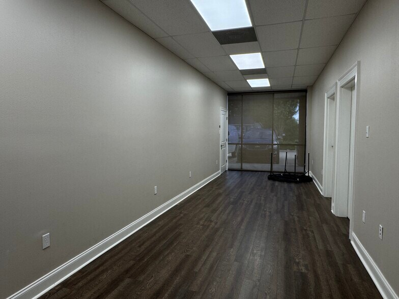 More Photos Of 100 Melonie St, Boutte Storefront For Lease