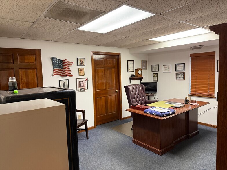 More Photos Of 2350 Scioto Harper Rd, Columbus Warehouse For Sale