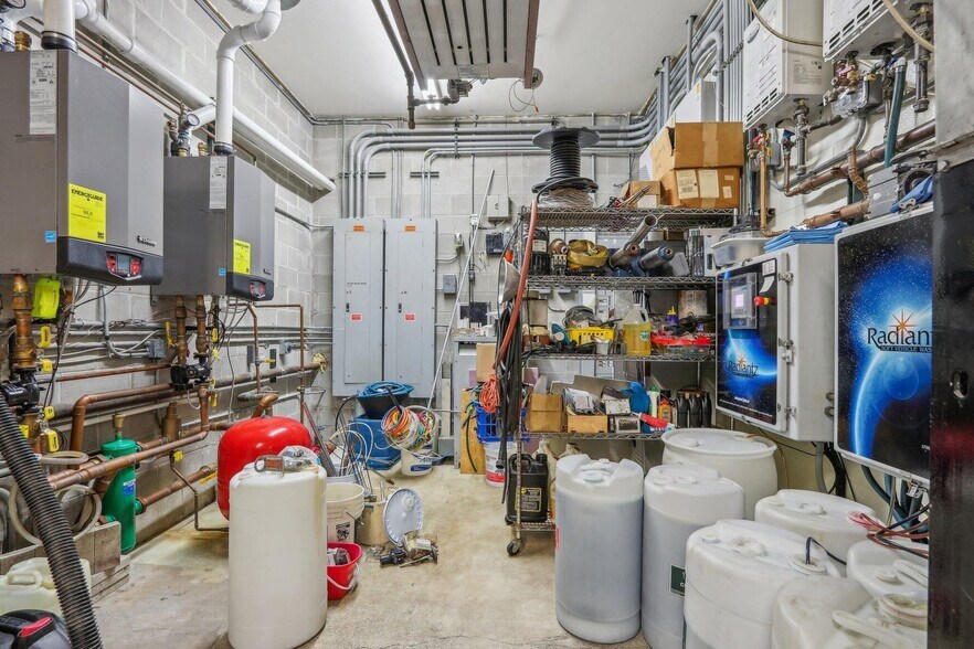 More Photos Of 14967 W National Ave, New Berlin Carwash For Sale