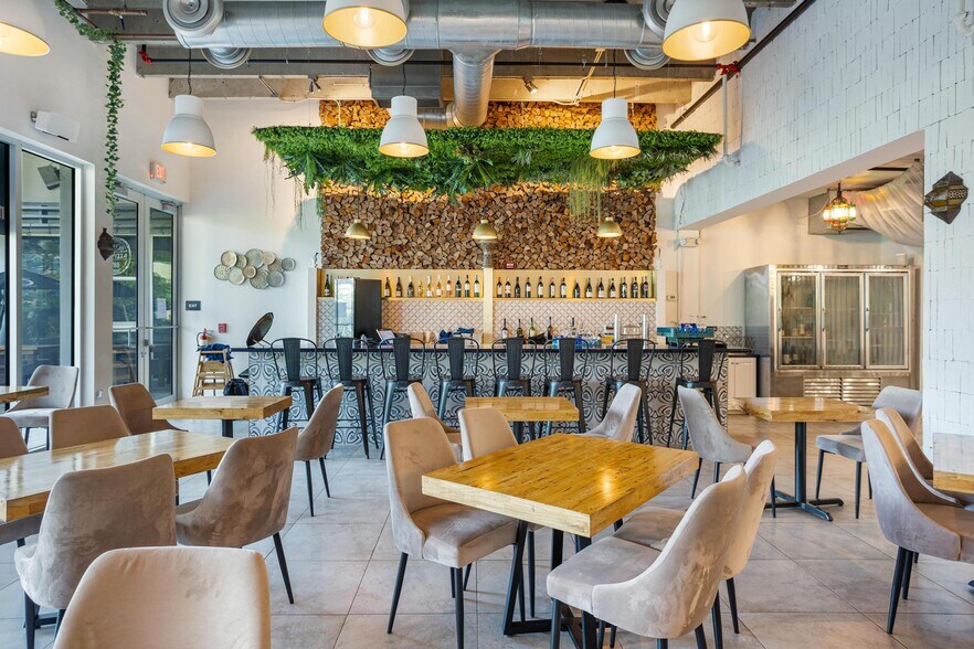 More Photos Of 5840 SW 71st St, South Miami Restaurant For Lease
