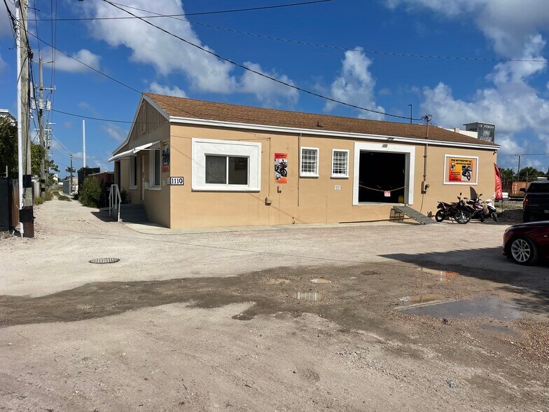 More Photos Of 1110 2nd Ave S, Lake Worth Warehouse For Lease