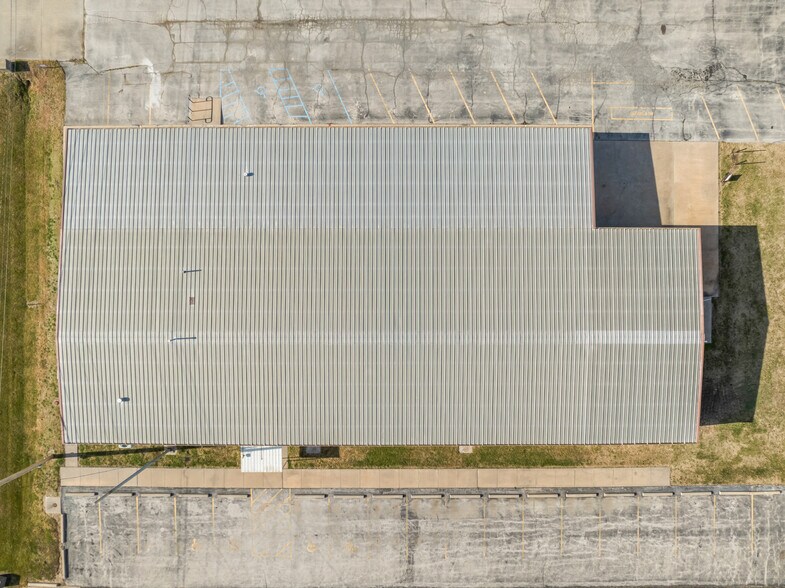 More Photos Of 712 W Patterson Ave, Iola Specialty For Sale