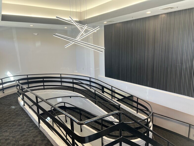 More Photos Of 310 Merrick Rd, Rockville Centre Storefront For Lease