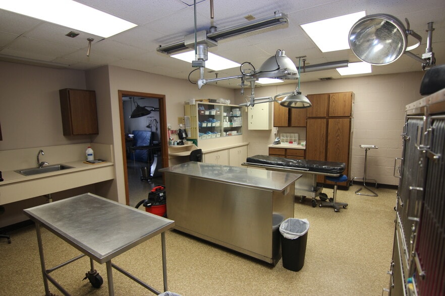 More Photos Of 2900 Belmont Ave, Youngstown Office For Sale