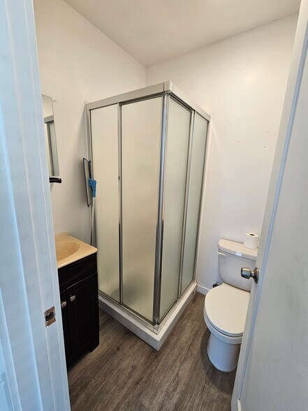 More Photos Of 2952 Honolulu Ave, Glendale Office For Lease