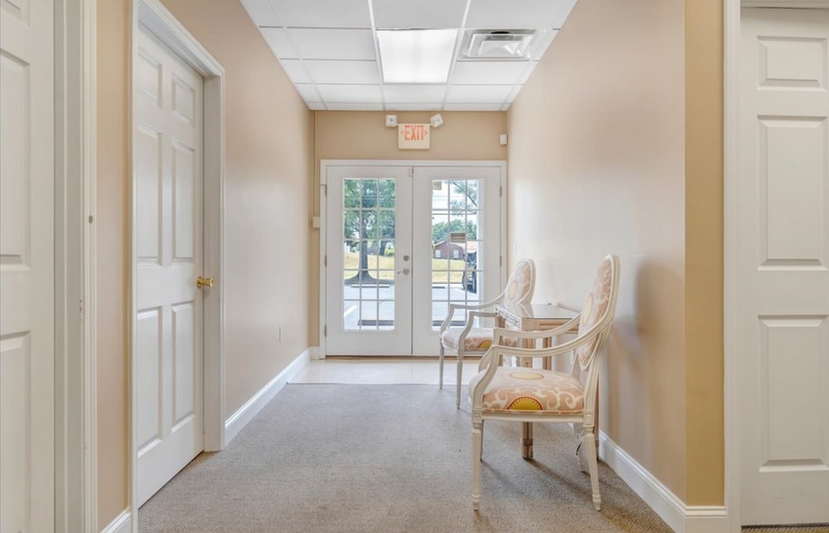 More Photos Of 1101-1109 Electric Rd, Salem Medical For Sale