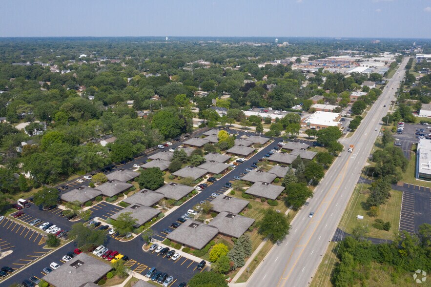 More Photos Of 1803 Hicks Rd, Rolling Meadows Unknown For Lease