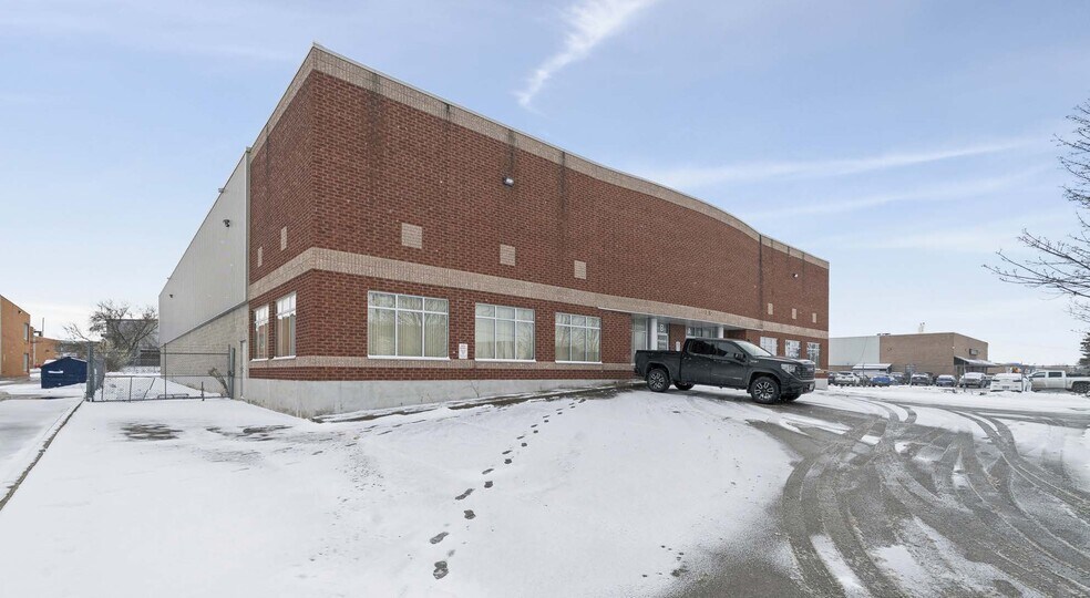 More Photos Of 1250 Kerrisdale Blvd, Newmarket Warehouse For Sale