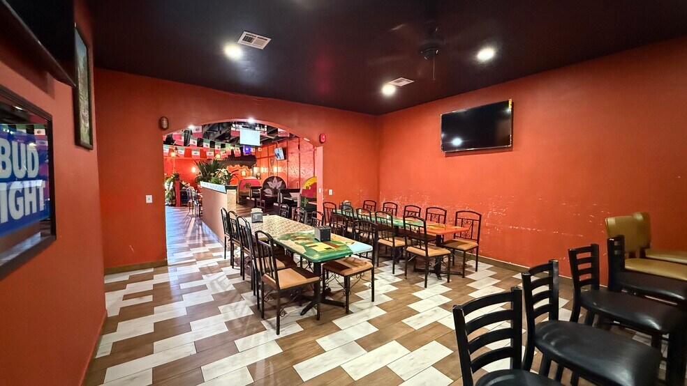 More Photos Of 1310 S Muskogee Ave, Tahlequah Restaurant For Sale