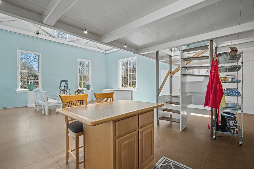 More Photos Of 145 Water St, Stonington Storefront Retail Office For Sale