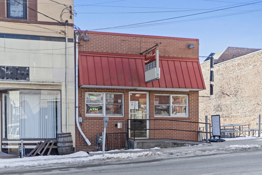 More Photos Of 114 E Lincoln Ave, Mc Donald Storefront For Lease