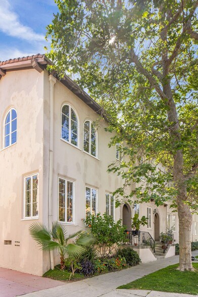 More Photos Of 366 N Sycamore Ave, Los Angeles Apartments For Sale