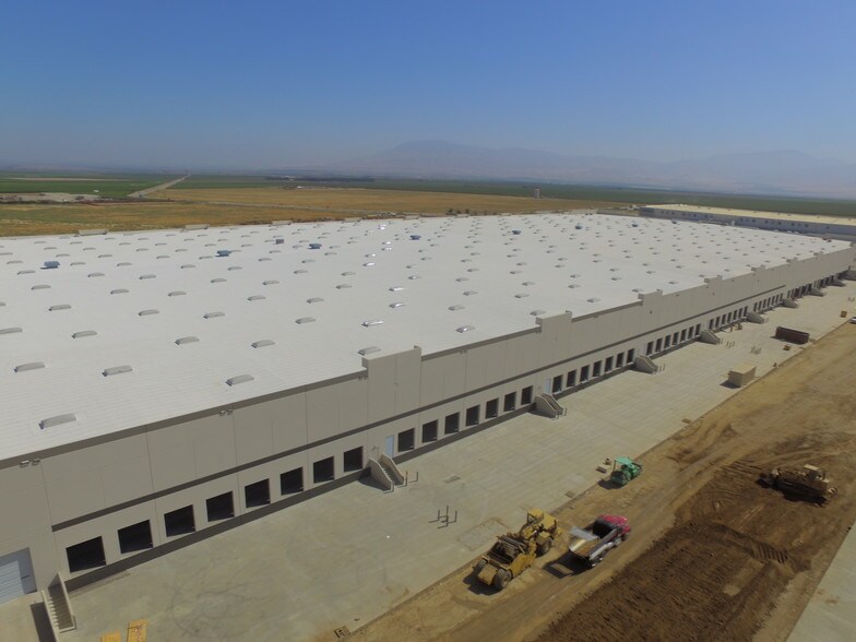 More Photos Of 5205 S Wheeler Ridge Rd, Tejon Ranch Distribution For Lease
