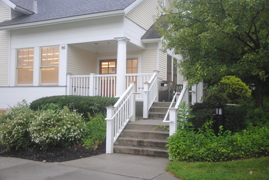 More Photos Of 96 Depot St, Manchester Center Freestanding For Lease
