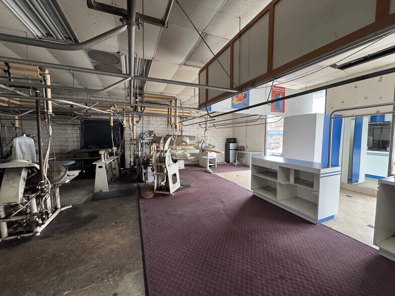 More Photos Of 443 S Pacific Coast Hwy, Redondo Beach Restaurant For Lease