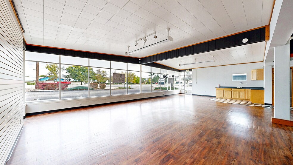 More Photos Of 1400 E Eisenhower Blvd, Loveland Unknown For Lease