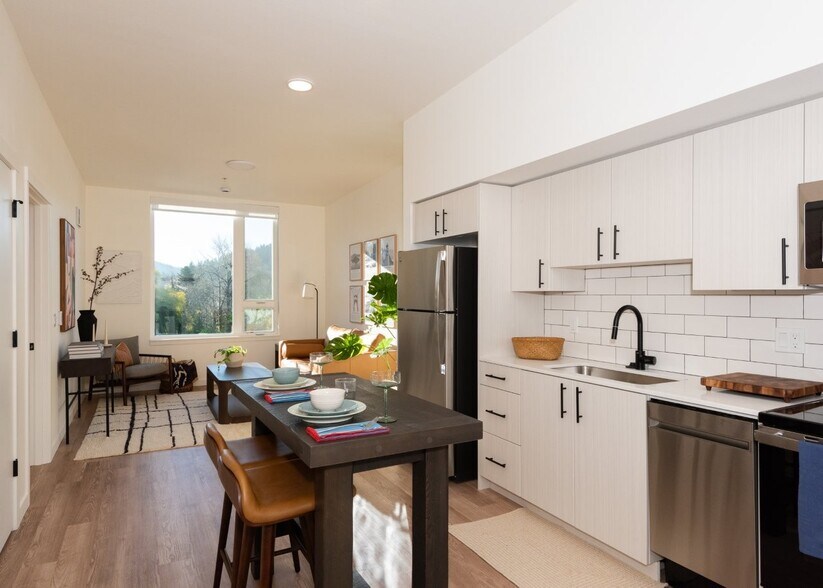 More Photos Of 492 NE 2nd St, Gresham Apartments For Lease