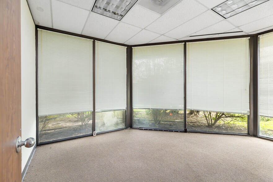 More Photos Of 14411 Cornerstone Village Dr, Houston Office For Lease