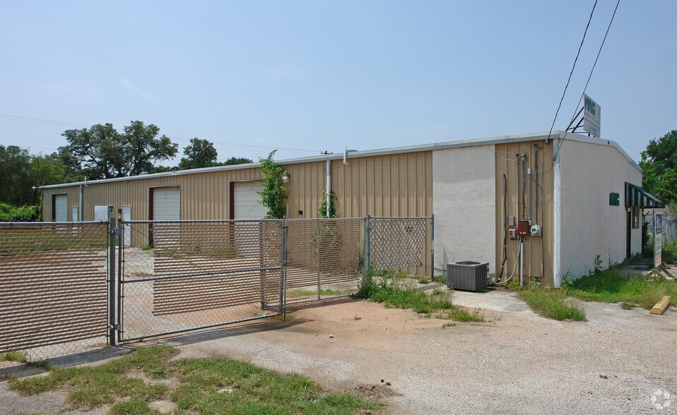 More Photos Of 1407 Brandi Ln, Round Rock Warehouse For Lease