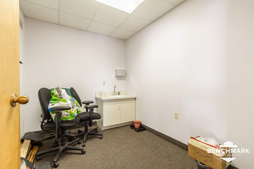 More Photos Of 199 Parrish St, Canandaigua Medical For Sale