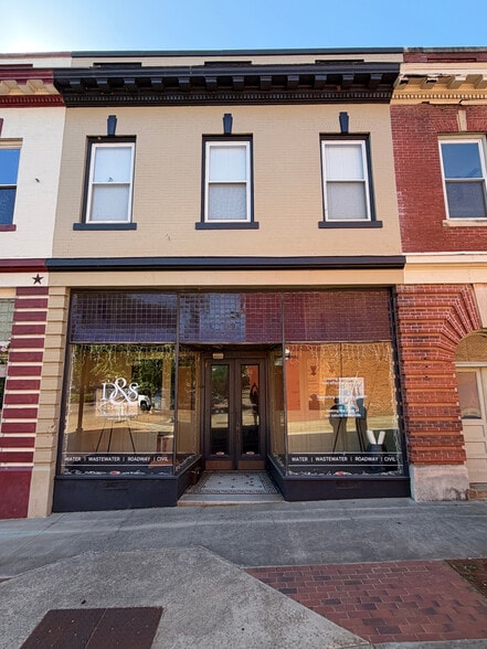 More Photos Of 105 W Pickens St, Abbeville Storefront Retail Residential For Sale
