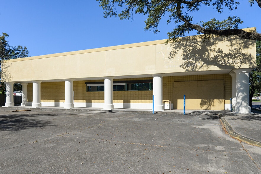 More Photos Of 5500 Saint Claude Ave, New Orleans Freestanding For Sale