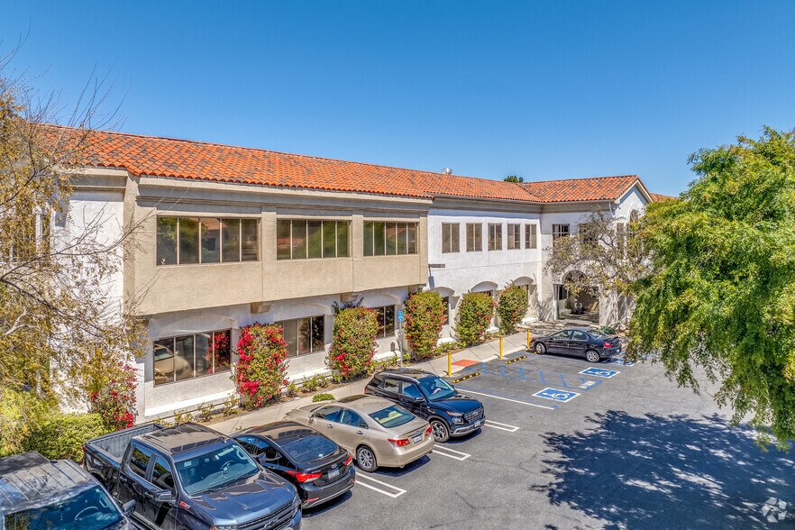 More Photos Of 351 Rolling Oaks Dr, Thousand Oaks Medical For Lease