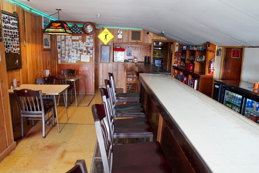More Photos Of 20 Forest Rd S, Martinsdale Hotel For Sale