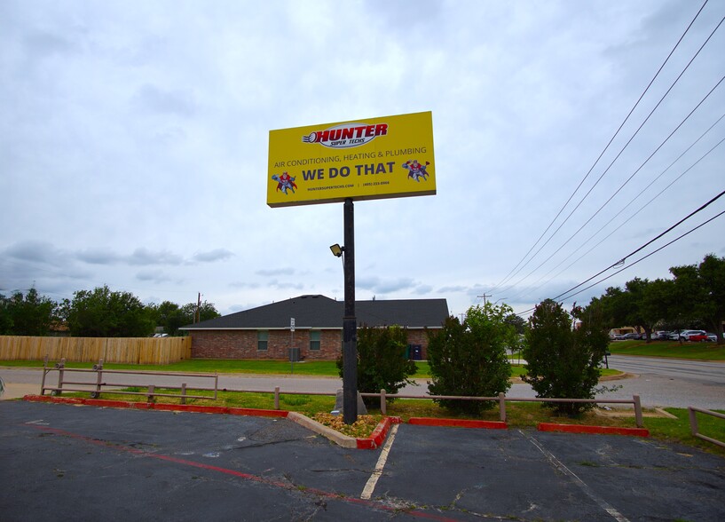 More Photos Of 136 NW 122nd St, Oklahoma City General Retail For Lease