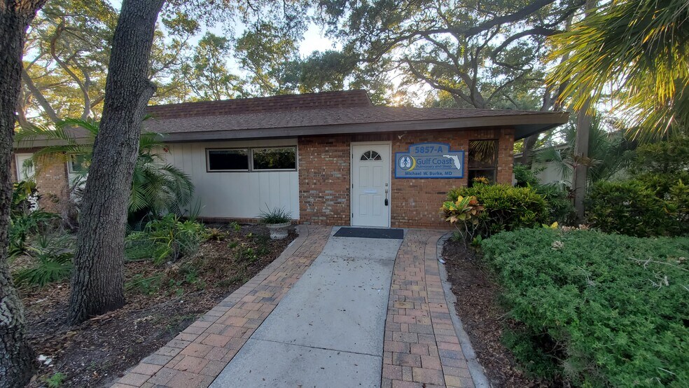More Photos Of 5857 21st Ave W, Bradenton Medical For Lease