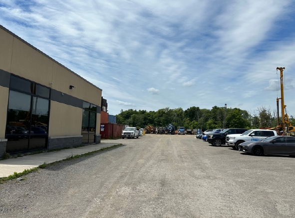 More Photos Of 580 Hazelhurst Rd, Mississauga Warehouse For Sale