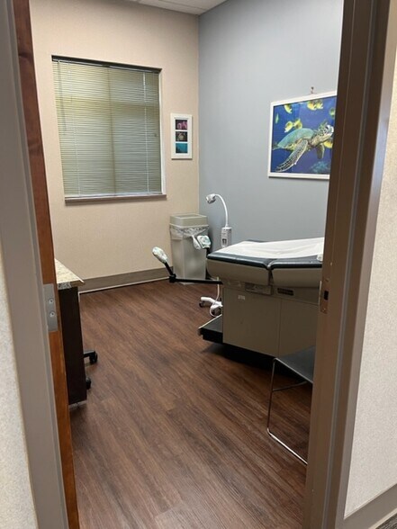 More Photos Of 3747 W Fork Rd, Cincinnati Medical For Lease