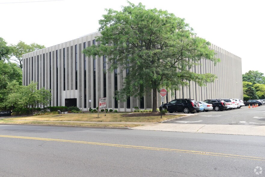 More Photos Of 67 Walnut Ave, Clark Office For Lease