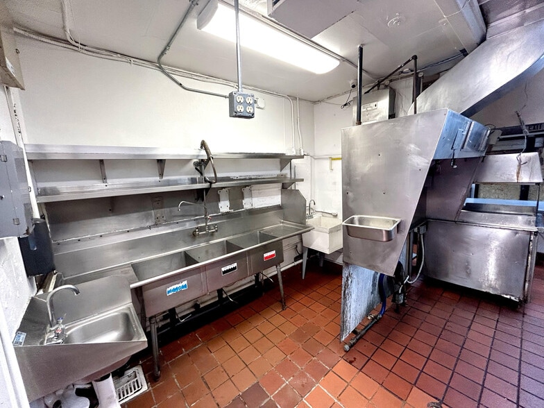 More Photos Of 1160 Aviation Blvd, Hermosa Beach Fast Food For Lease