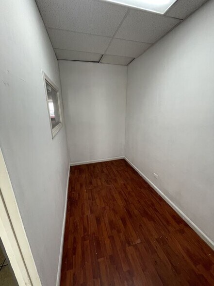 More Photos Of 6450 Bellingham Ave, North Hollywood Storefront Retail Office For Lease