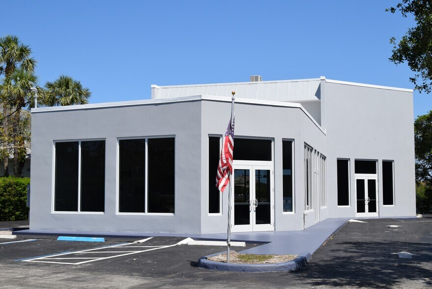 More Photos Of 951 Alternate A1A, Jupiter Freestanding For Lease