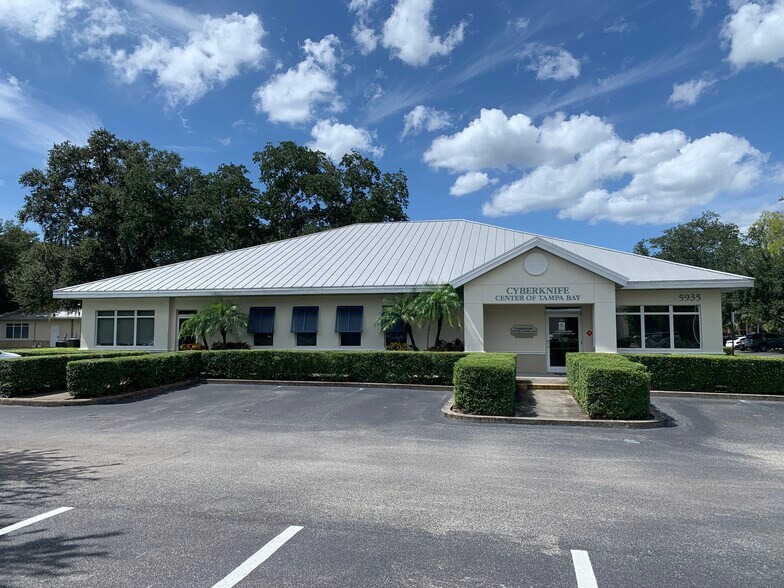 More Photos Of 5935 Webb Rd, Tampa Medical For Lease