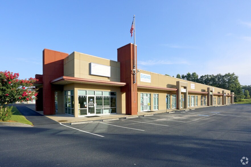 Primary Photo Of 5745 Wendy Bagwell Pky, Hiram General Retail For Lease