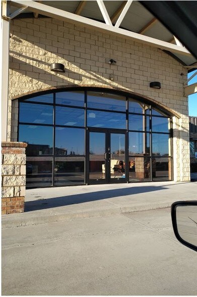 More Photos Of 2600 Technology Pl, Norman Warehouse For Lease