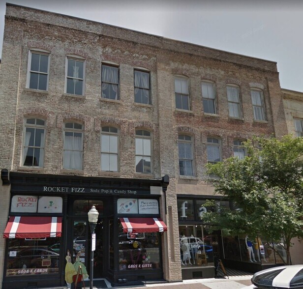 More Photos Of 318 W Broughton St, Savannah Storefront Retail Residential For Lease