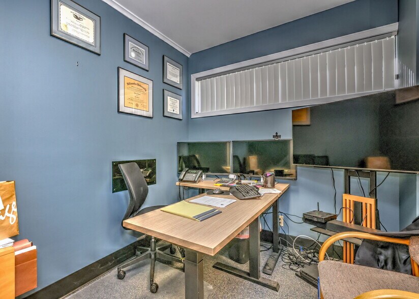 More Photos Of 1948 Chapel St, New Haven Office For Sale