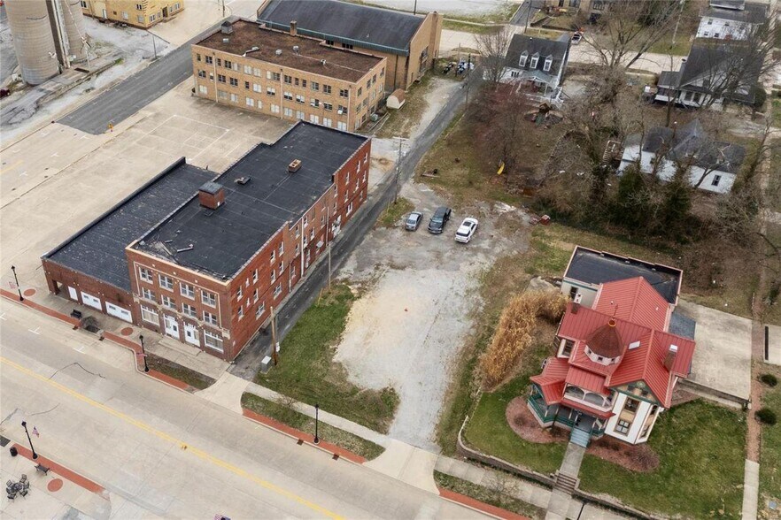 More Photos Of 612 W Gallatin St, Vandalia Apartments For Sale