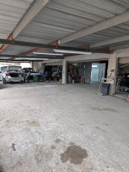 More Photos Of 6503 Brittmoore Rd, Houston Warehouse For Lease