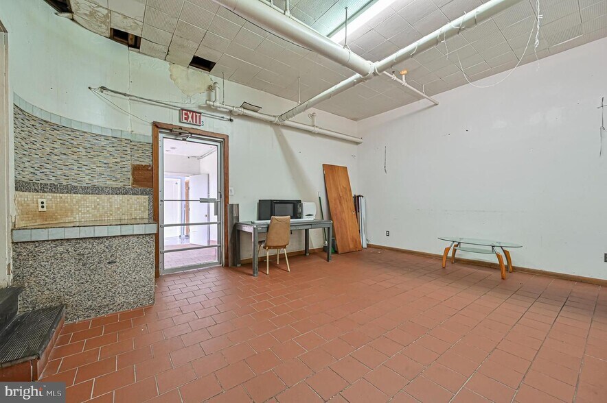 More Photos Of 13 N East Blvd, Vineland Flex For Lease