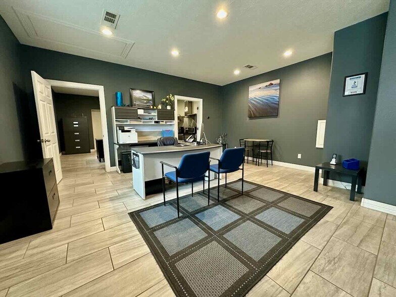 More Photos Of 8351 Bryant Dr, Silsbee Warehouse For Sale